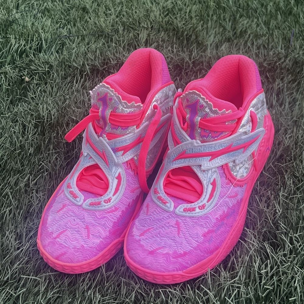 New PUMA MB.05 World Tour Men's Basketball Low Top Mesh Sneakers Pink 312129-01 - Picture 2 of 5
